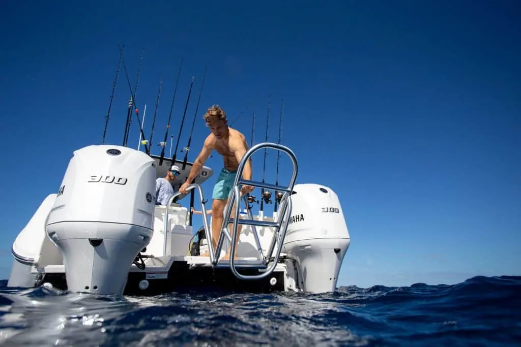 World Cat 325CC Center Console